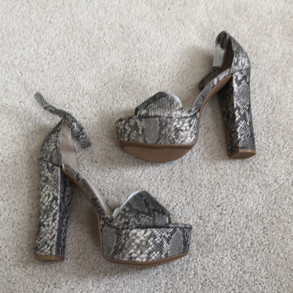 NWB Chinese Laundry Avenue 2 Heeled Sandals - Picture 2 of 7